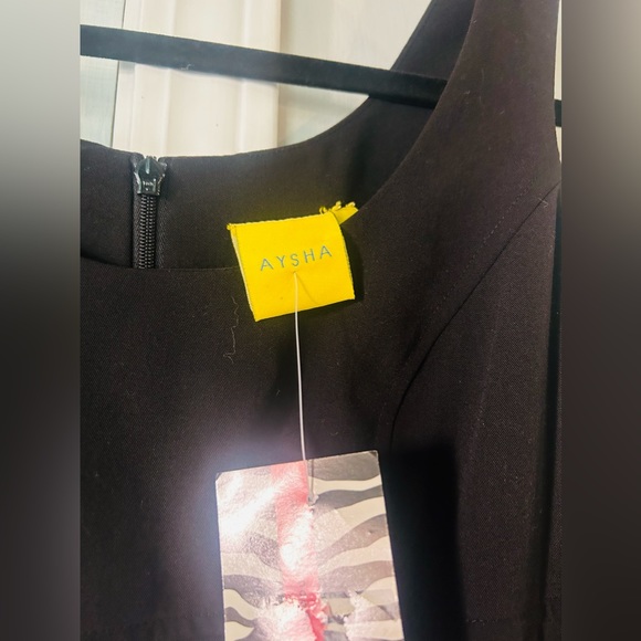 Aysha women’s black fitted dress. Sz 0. NWT. Ruffle at bottom hem. Scoop neck. - Picture 8 of 9